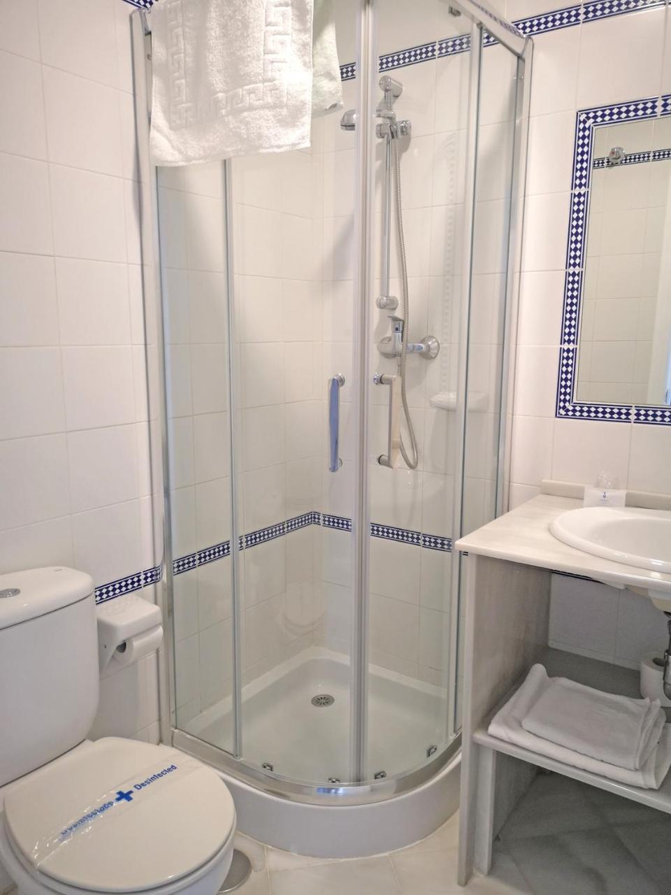 Hostal Bodega Конил-де-ла-Фронтера Екстериор снимка