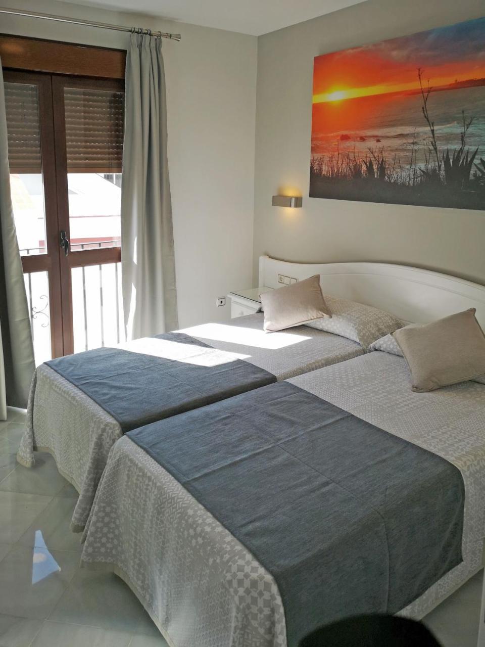 Hostal Bodega Конил-де-ла-Фронтера Екстериор снимка