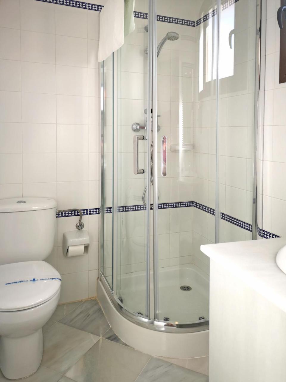Hostal Bodega Конил-де-ла-Фронтера Екстериор снимка