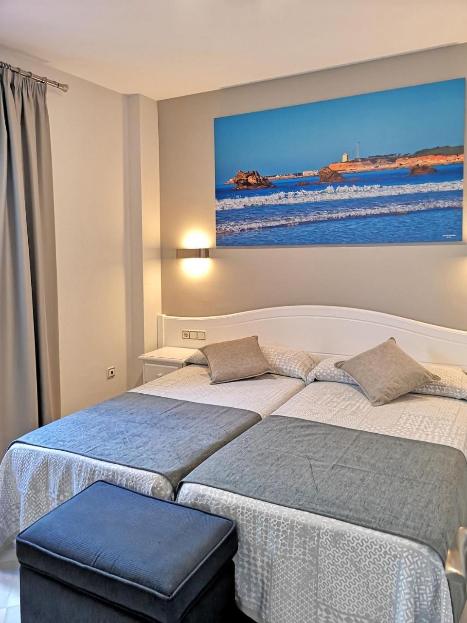 Hostal Bodega Конил-де-ла-Фронтера Екстериор снимка