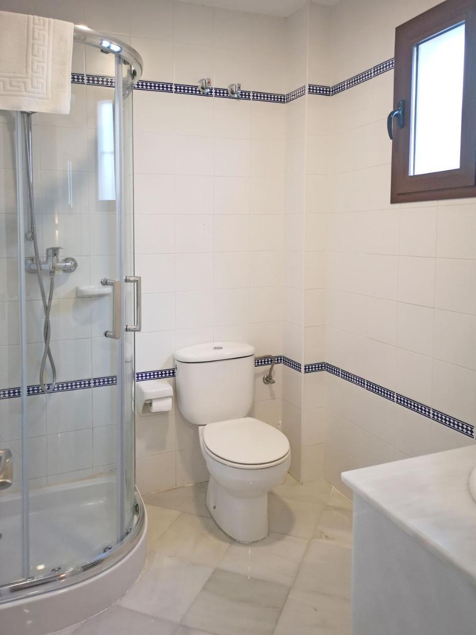 Hostal Bodega Конил-де-ла-Фронтера Екстериор снимка