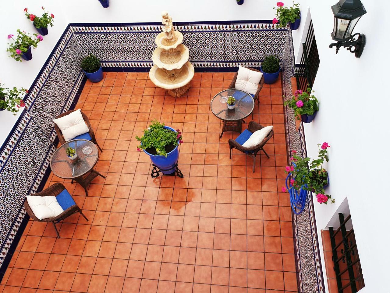 Hostal Bodega Конил-де-ла-Фронтера Екстериор снимка