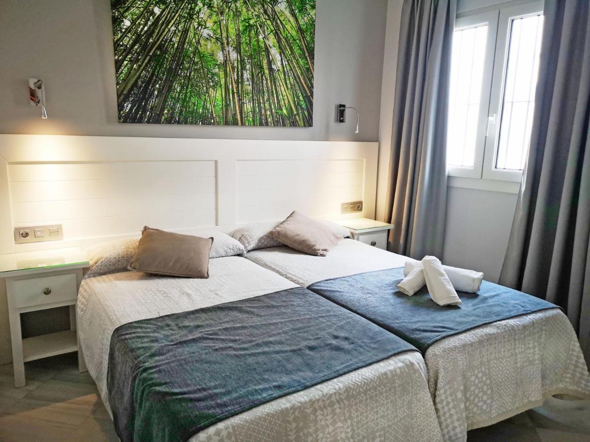 Hostal Bodega Конил-де-ла-Фронтера Екстериор снимка