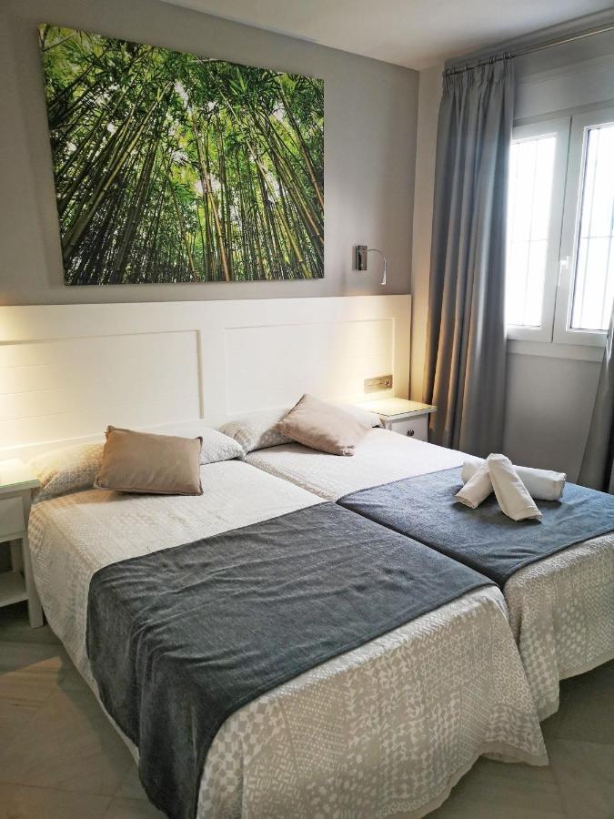 Hostal Bodega Конил-де-ла-Фронтера Екстериор снимка